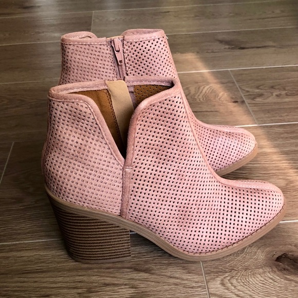 HOST PICK✨Size 10 Bootie - Picture 3 of 7